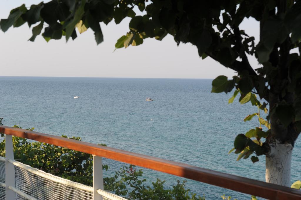 Olympos Beach 普拉卡利特索罗 外观 照片